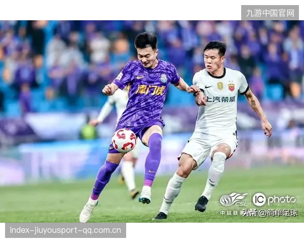 天津津门虎连续推进让对方无暇自顾——在绿茵场上书写城市的新节拍